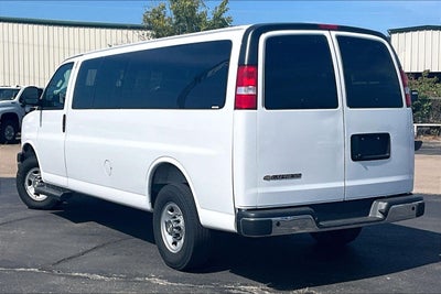 2025 Chevrolet Express Passenger 1LT