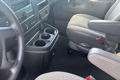 2025 Chevrolet Express Passenger 1LT