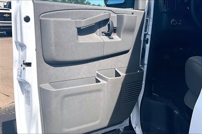 2025 Chevrolet Express Passenger 1LT