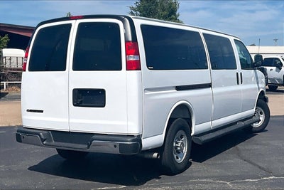 2025 Chevrolet Express Passenger 1LT