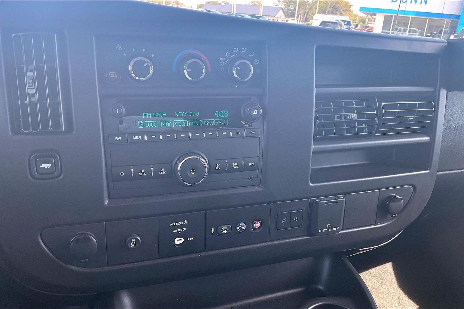 2025 Chevrolet Express Passenger 1LT