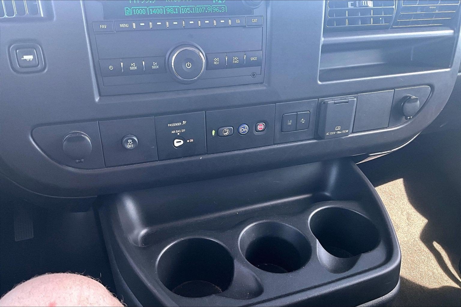 2025 Chevrolet Express Passenger 1LT