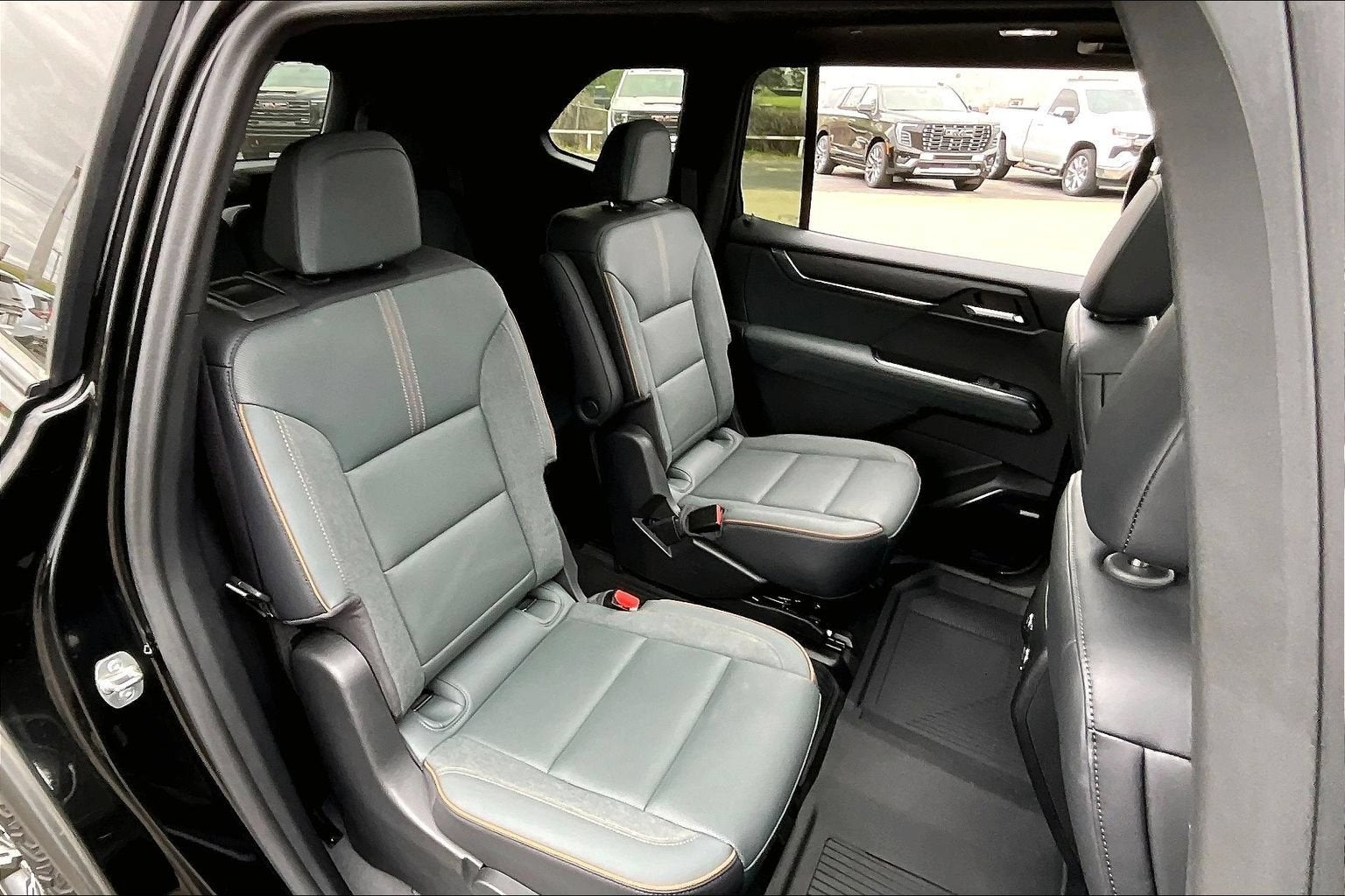 2024 GMC Acadia AT4