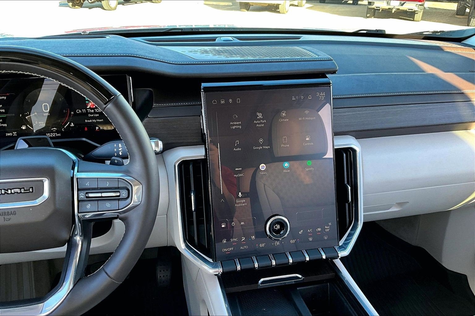 2024 GMC Acadia Denali