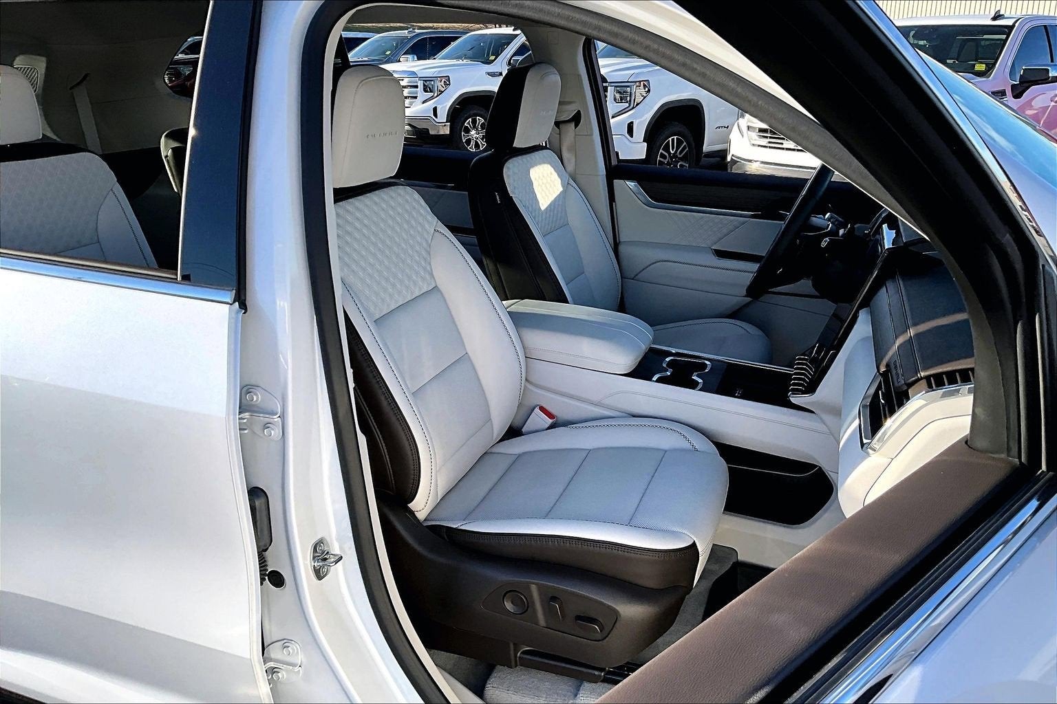 2024 GMC Acadia Denali