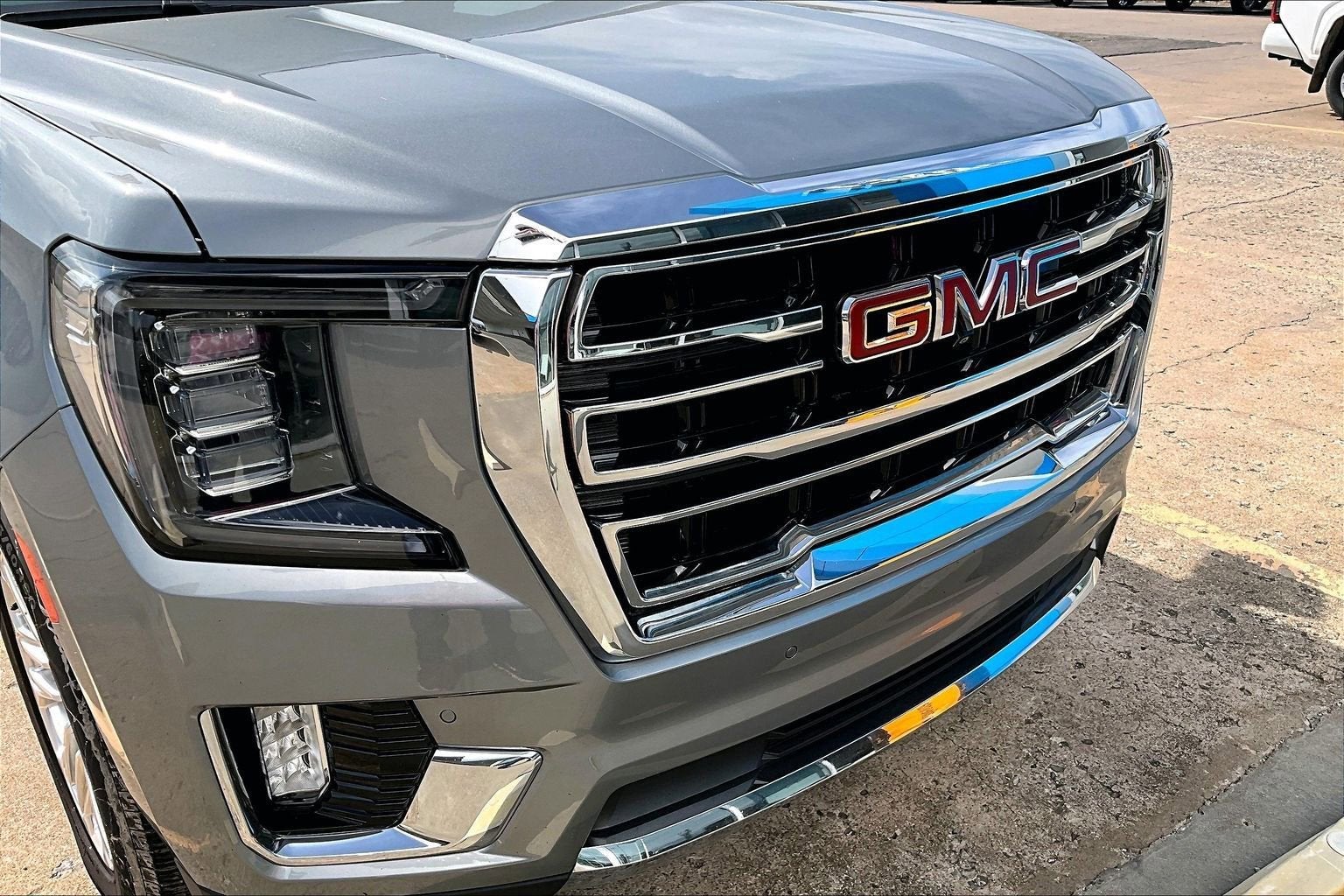 2023 GMC Yukon SLT
