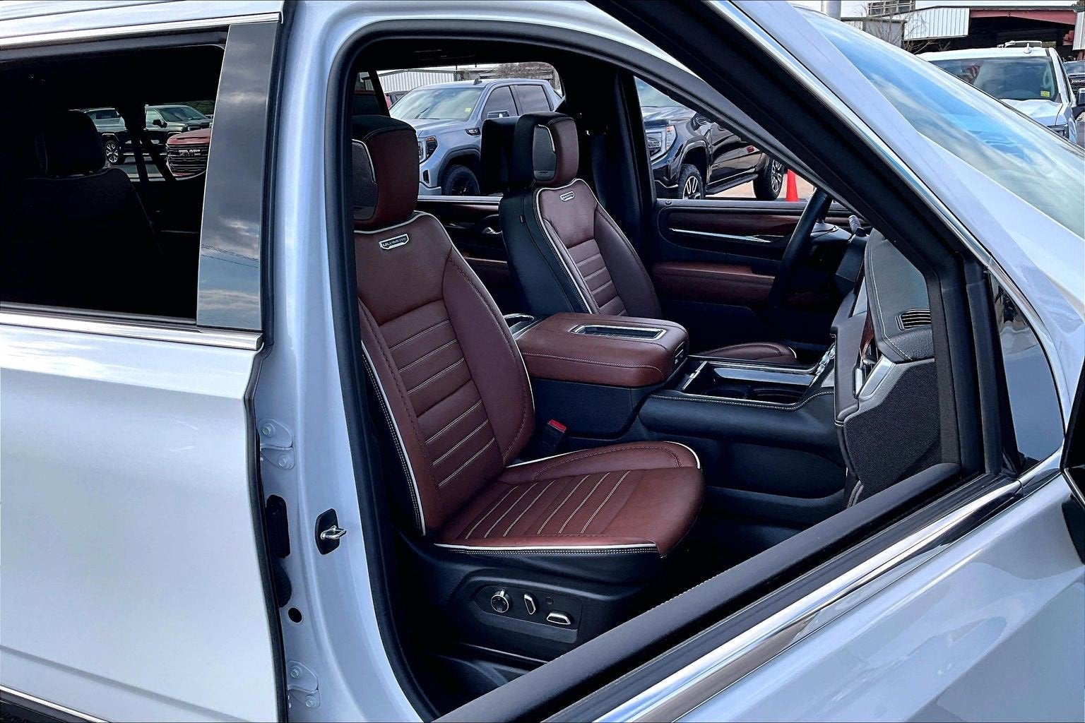 2023 GMC Yukon XL Denali Ultimate