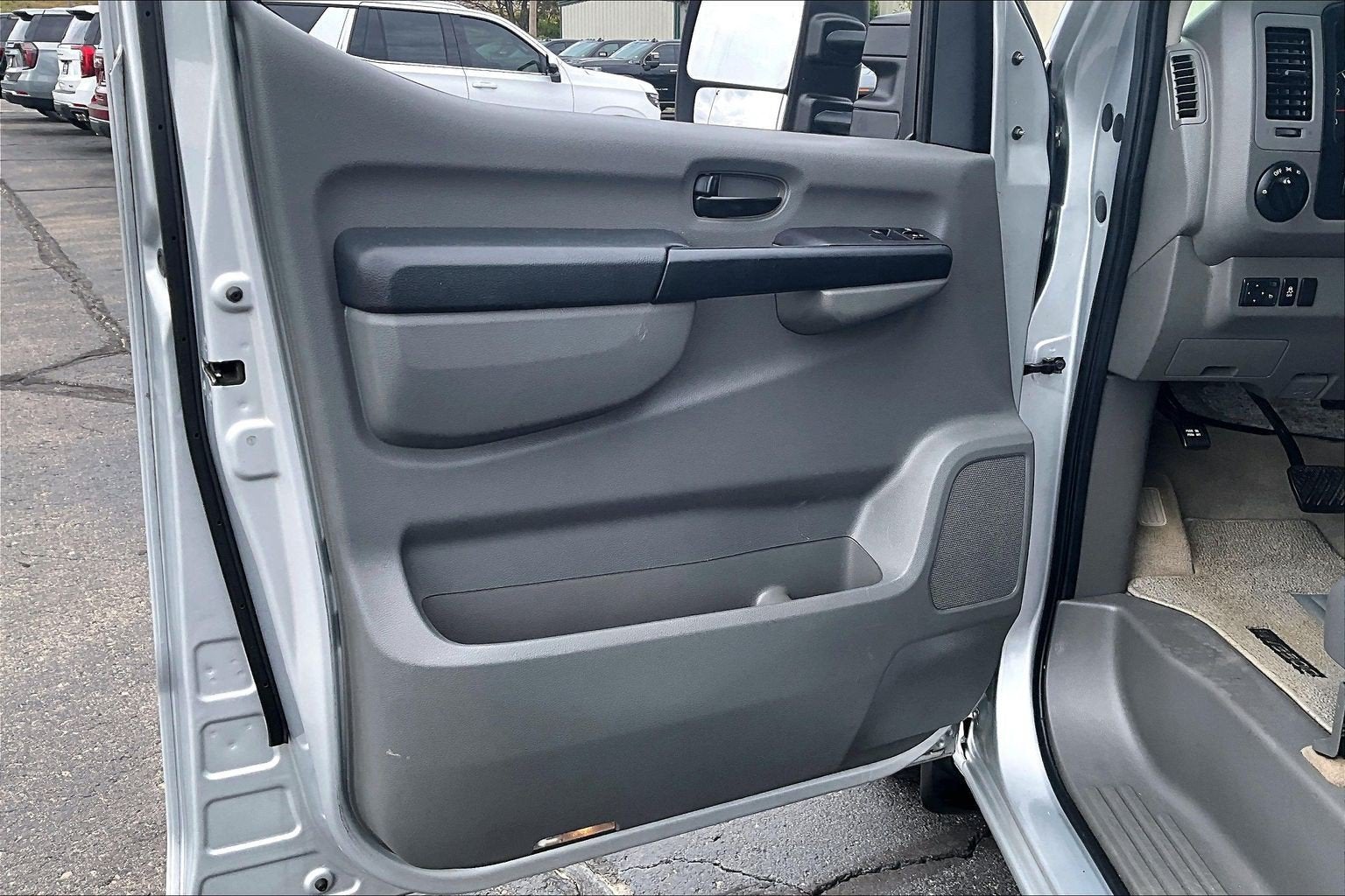 2015 Nissan NVP SL