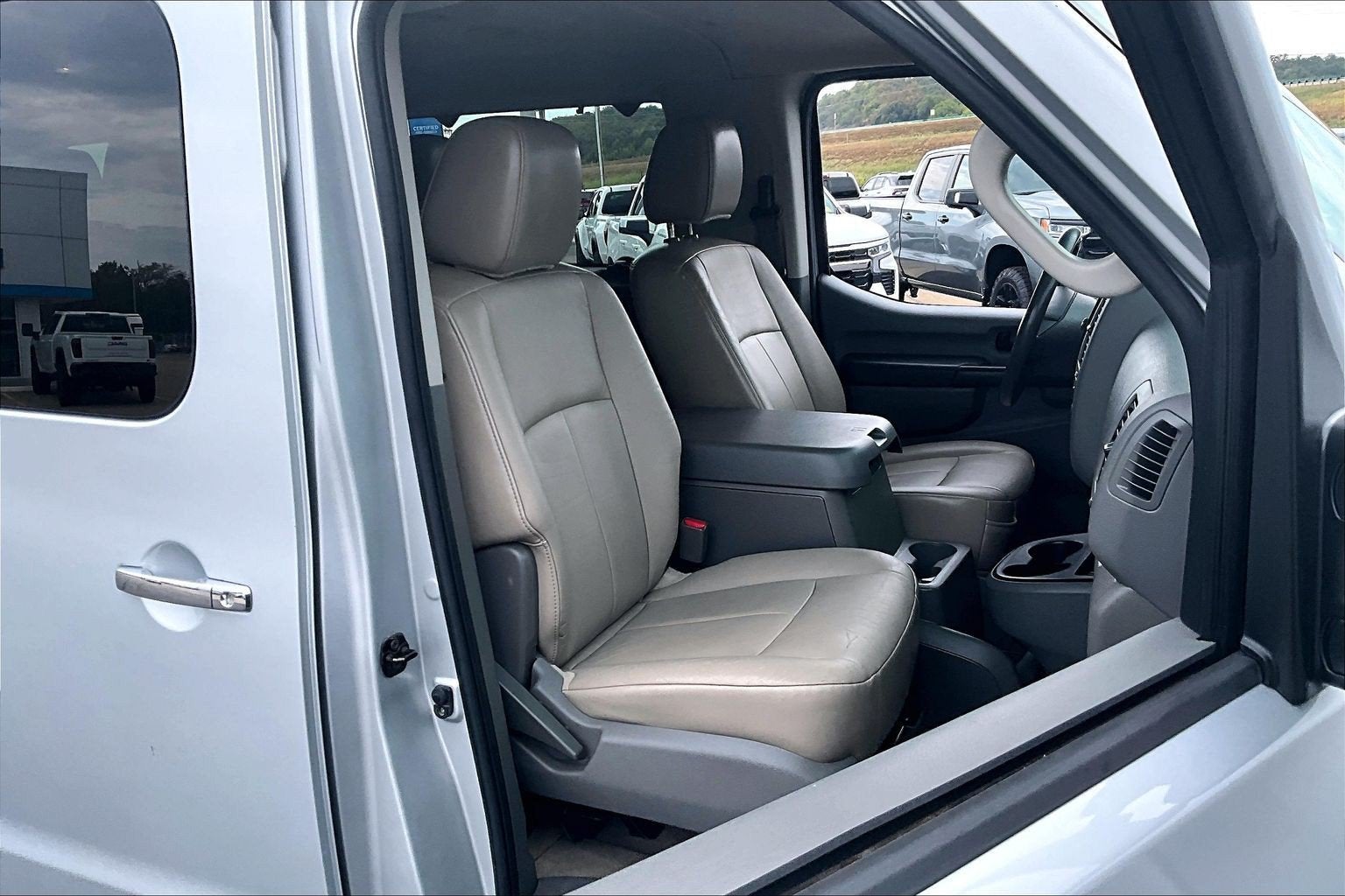 2015 Nissan NVP SL